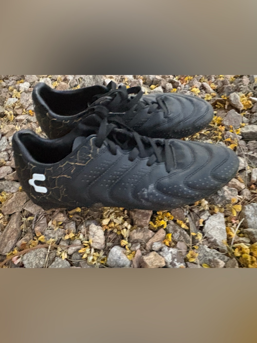 Charly Hot Cross soccer cleats Size 8